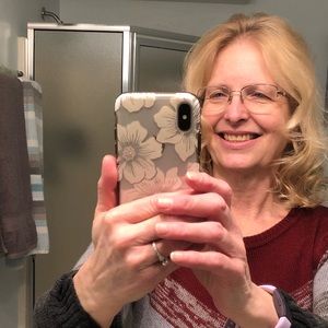 Meet your Posher, Debbi